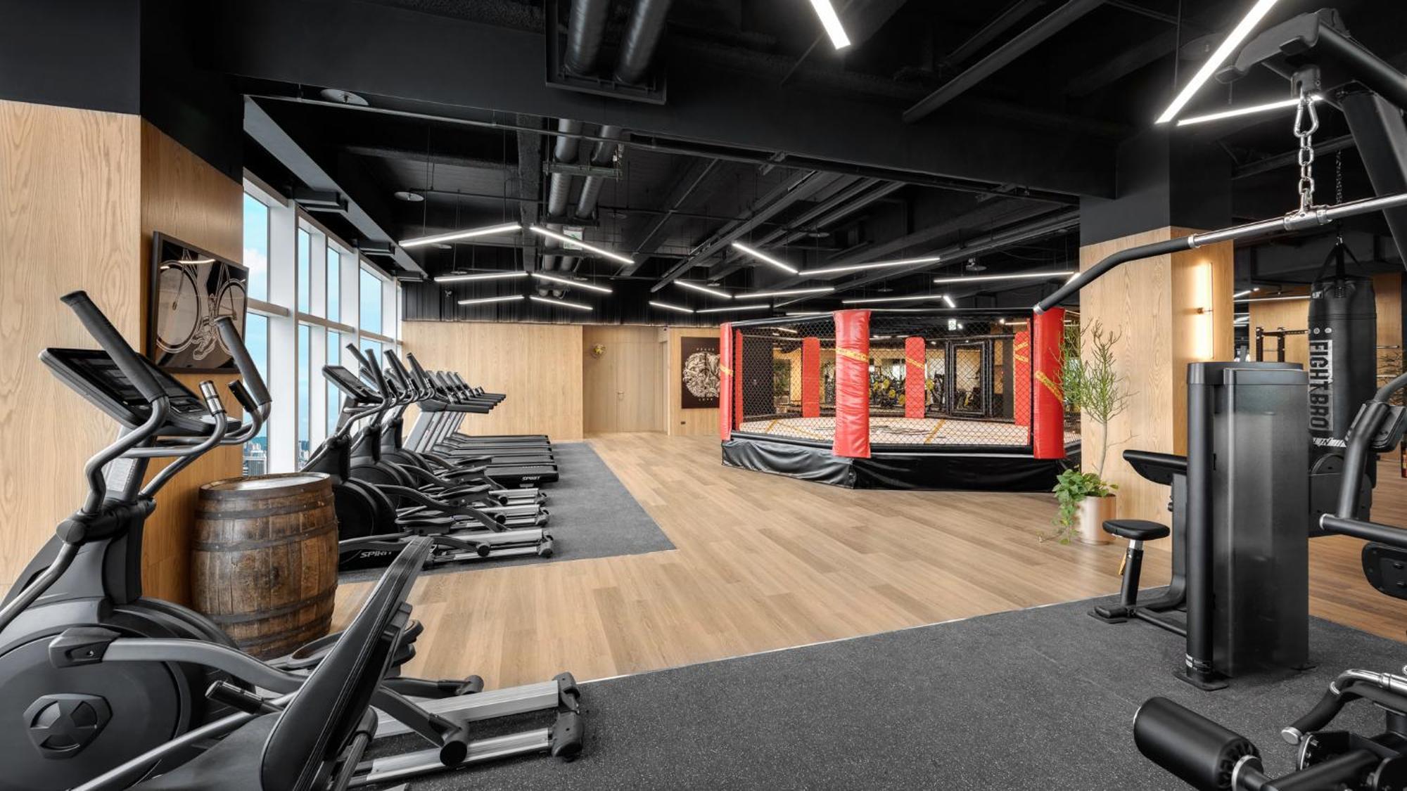 Tai Urban Resort 카오슝 외부 사진 The gym at the 1000m² sports and wellness centre
